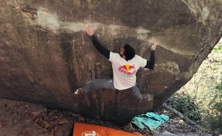 Alberto Ginés escalando en Suiza