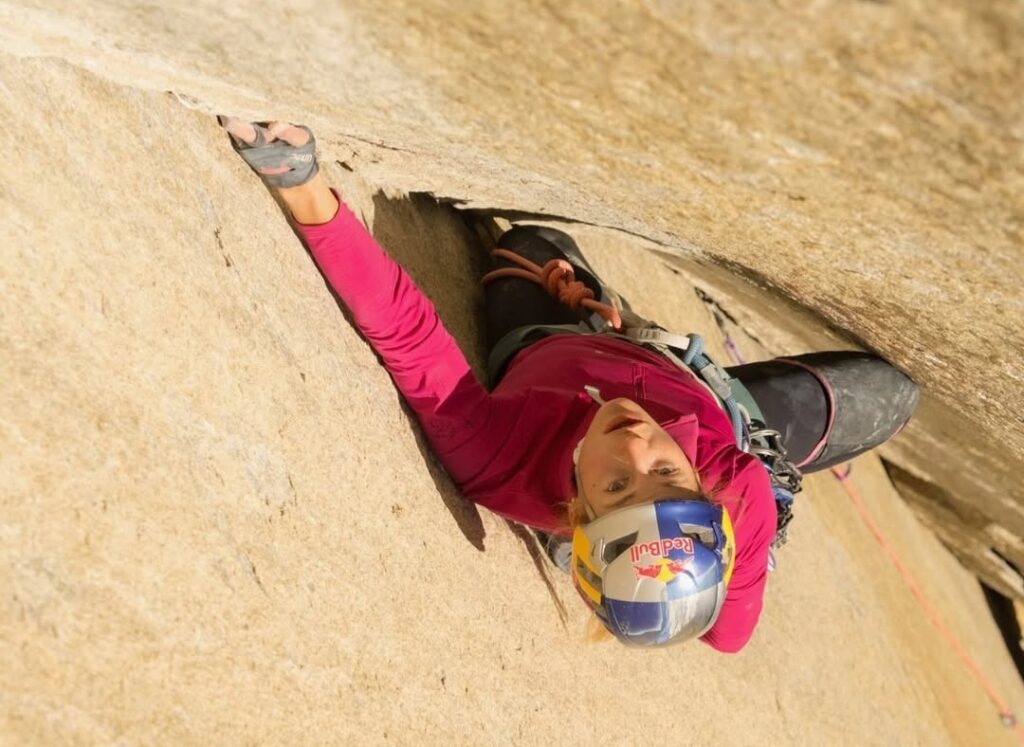 Sasha DiGiulian escalando en El Capitán