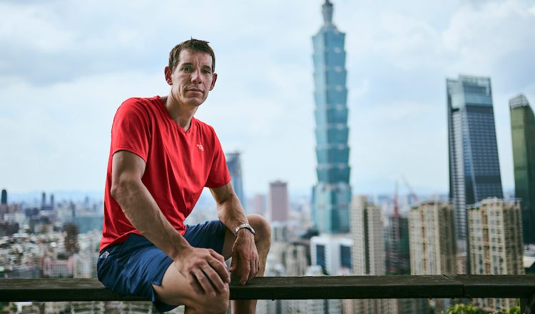 Alex Honnold en el Taipei 101