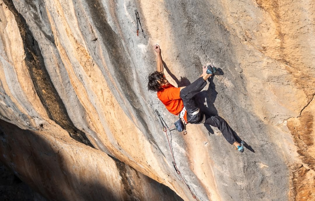 Sachi Amma escalando en Siurana