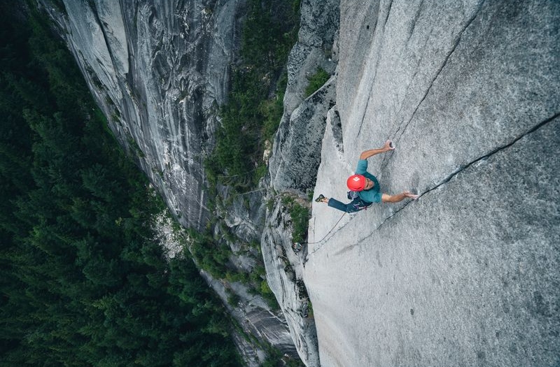 39868Connor Herson escalando ‘Drifter’s Escape’ 9a+ trad