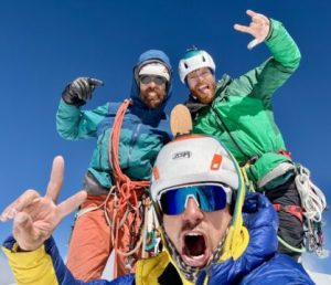 Siebe Vanhee, Sean Villanueva y Symon Welfringer, primera ascensión de la cara oeste del Tahu Rutum