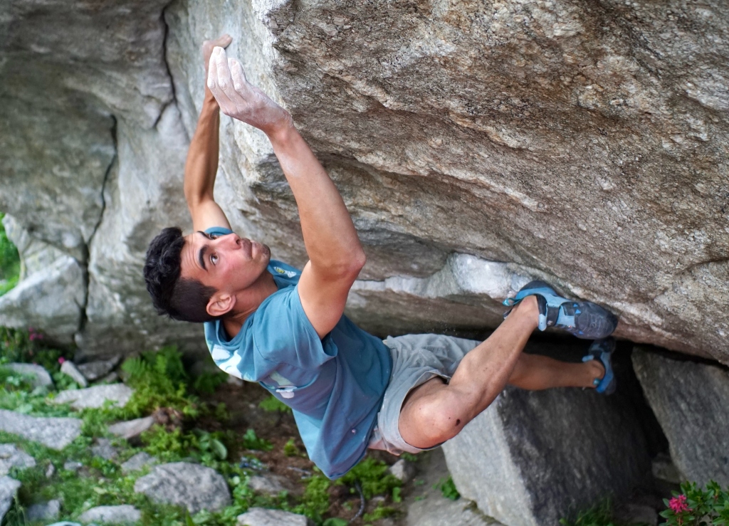 Jorge Díaz-Rullo haciendo boulder en Suiza