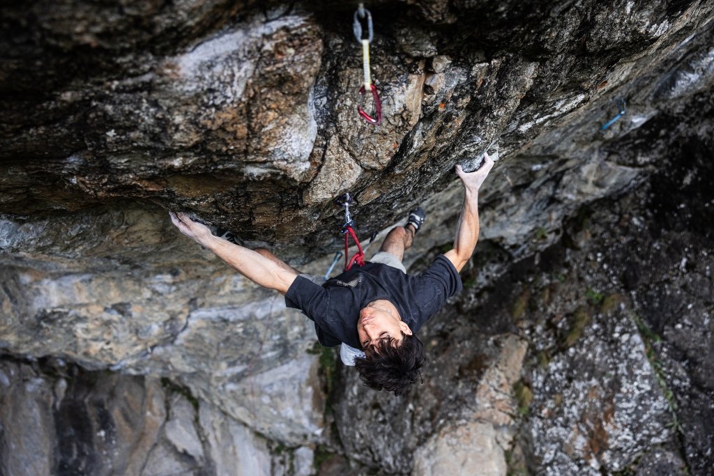 Giovanni Placci escalando en Entraygues