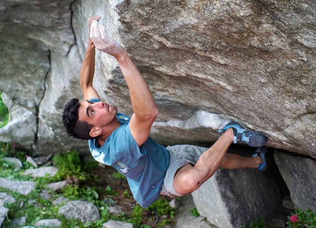 Jorge Díaz-Rullo haciendo boulder en Suiza