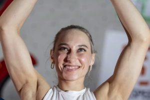 Janja Garnbret y Neo Suzuki ganan en Koper